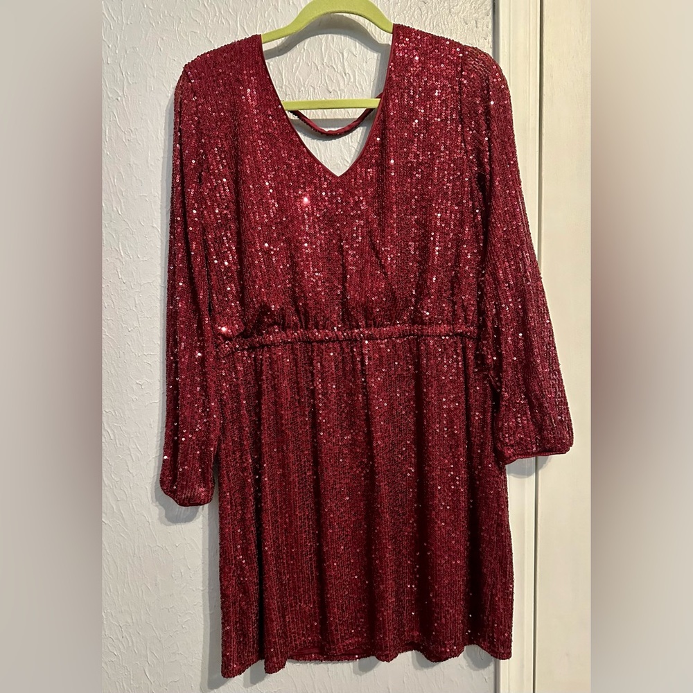 Elegant Red Sequin Dress - Picture 4 of 4